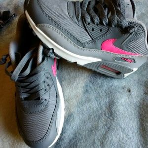 Meet your Posher, Stefanie